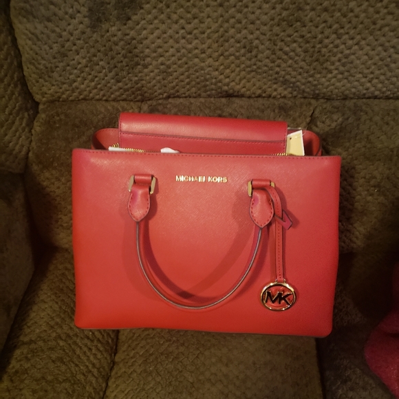 Handbags - Picture 6 of 6